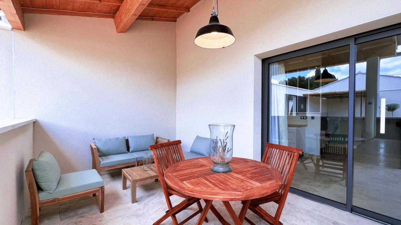 Ferienwohnung Les Logis De Cocagne Saint-Rémy-de-Provence Exterior foto